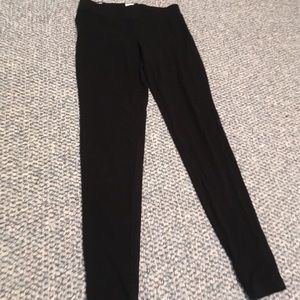 Gap women’s black leggings size small
